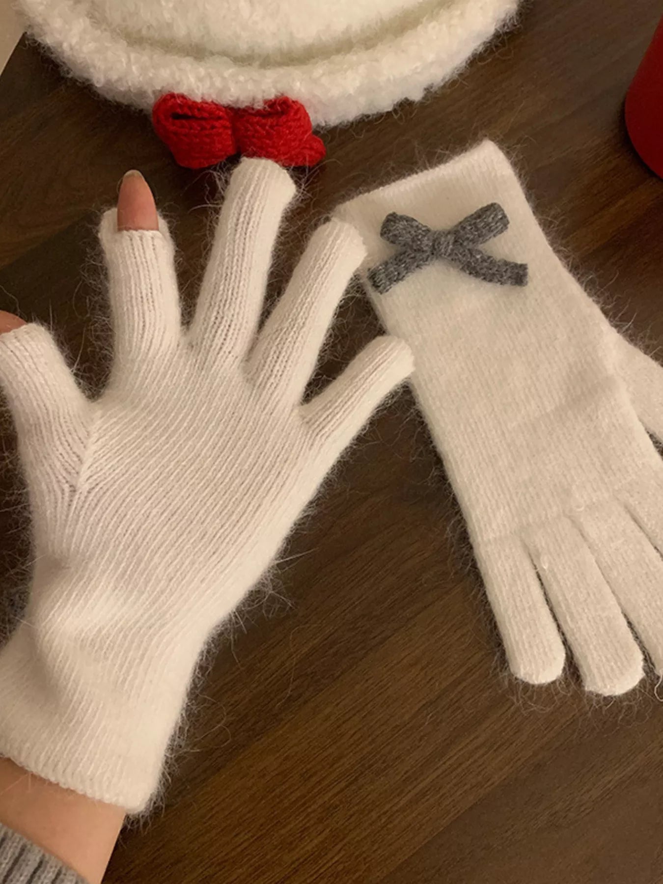 Bow-Accent Knit Gloves