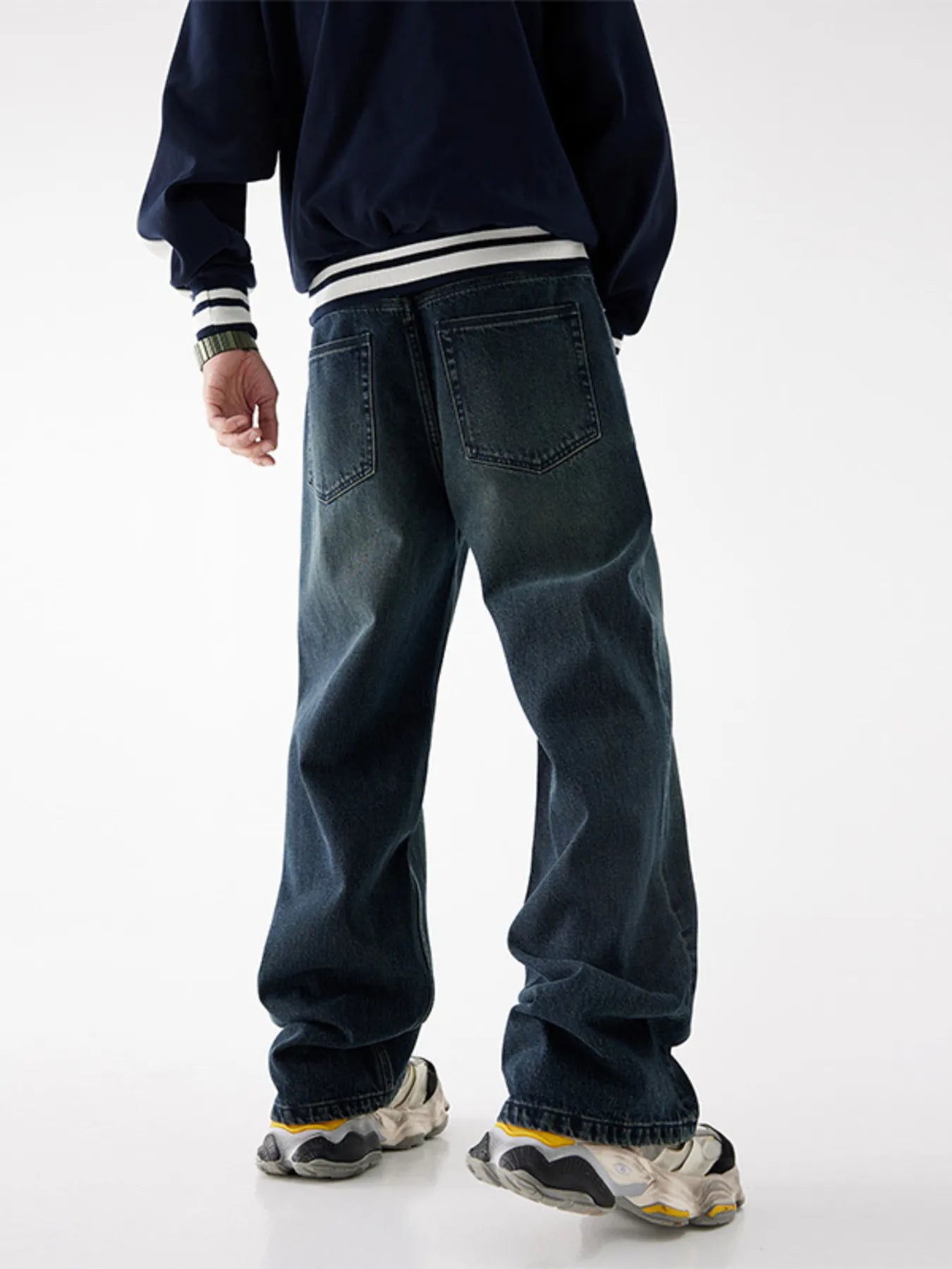 Men's Relaxed Fit Washed Jeans