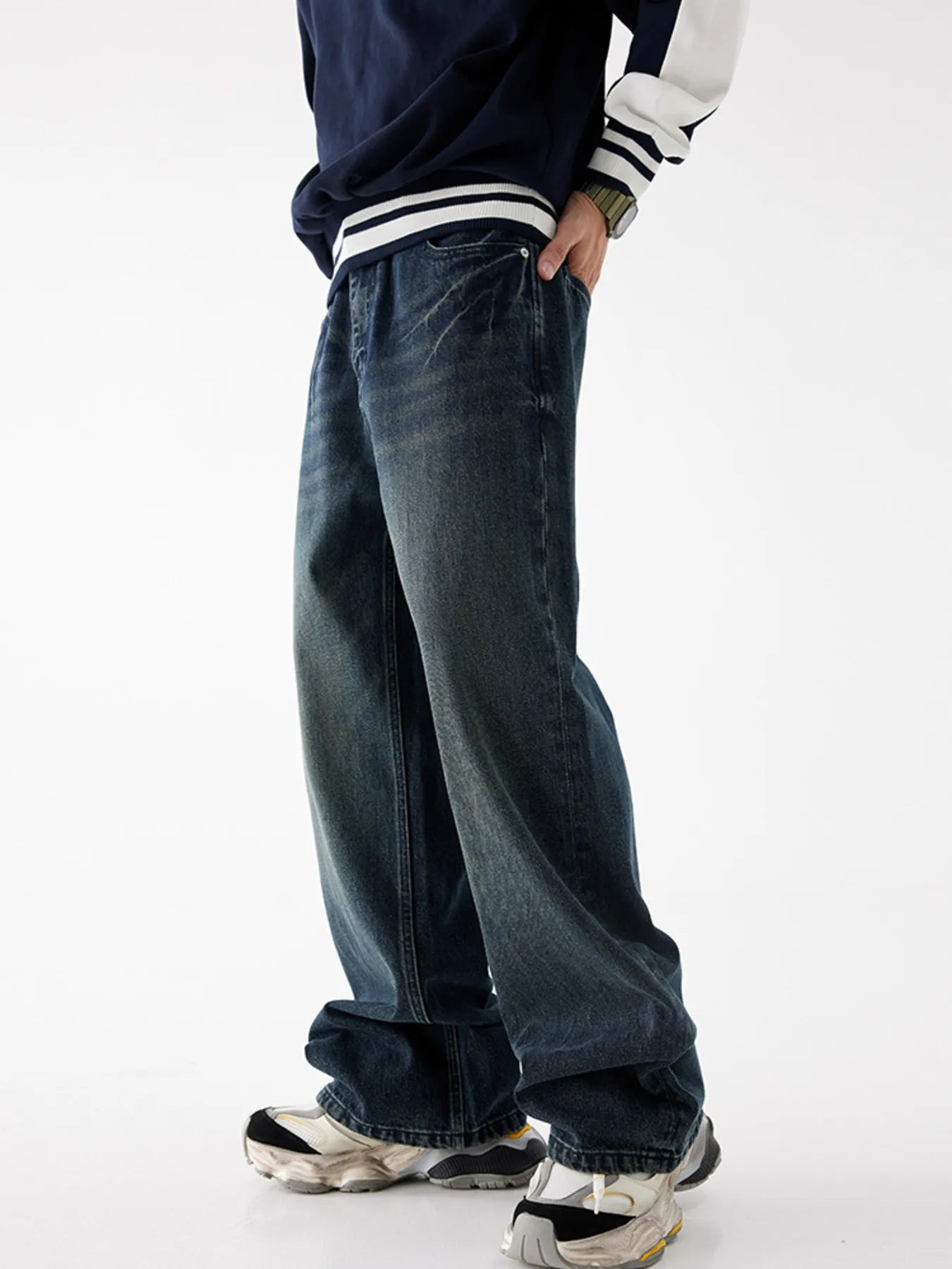Men's Relaxed Fit Washed Jeans